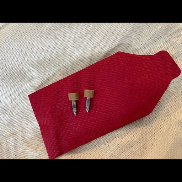 VALENTINO ROCKSTUD LEATHER HEELS - Picture 2 of 7